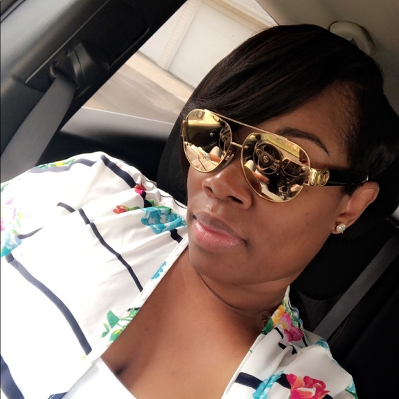 Meet your Posher, Cassandra - Picture 1 of 1